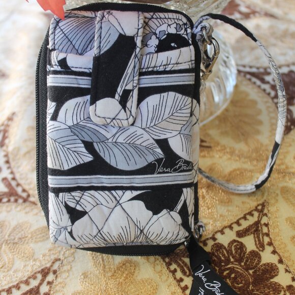 Vera Bradley Small Wristlet w/cardholder, slip for cash - Picture 7 of 7